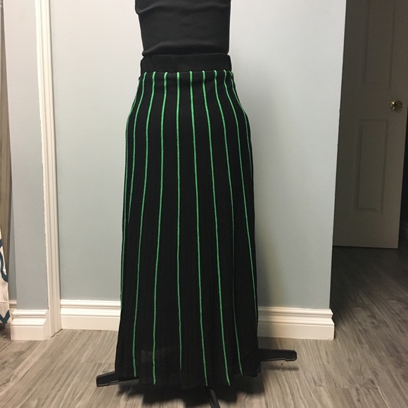 Zara Maxi Skirt Pleated Look Black with Green Stripes - Picture 4 of 5
